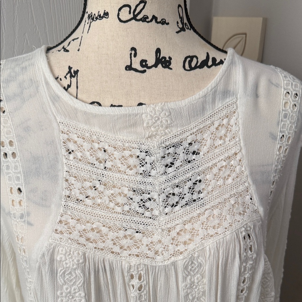 Free People Elegant White Lace Women's Top - Picture 2 of 10